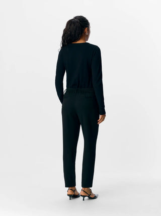 LISA SLIM PANT - SVART