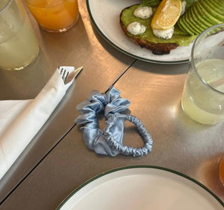 Silkes Scrunchie Medium Powder Blue