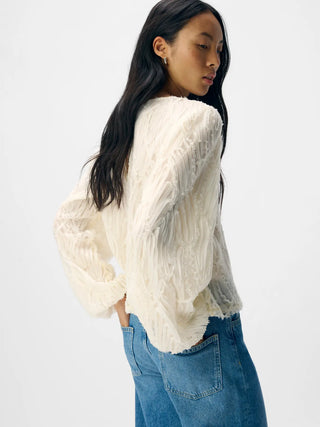 LUCIE O-NECK TOP