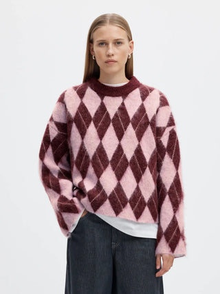 LULU BRUSHED ARGYLE KNIT O-NECK