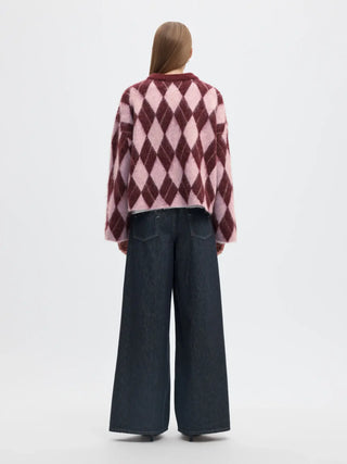 LULU BRUSHED ARGYLE KNIT O-NECK