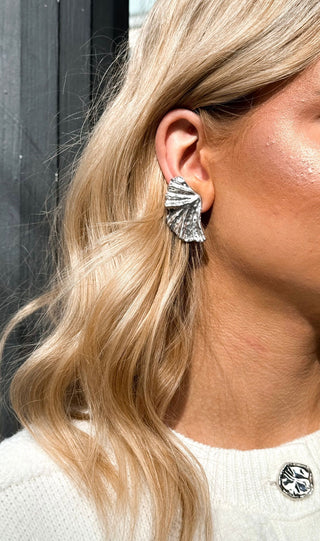 Feather earring Silver