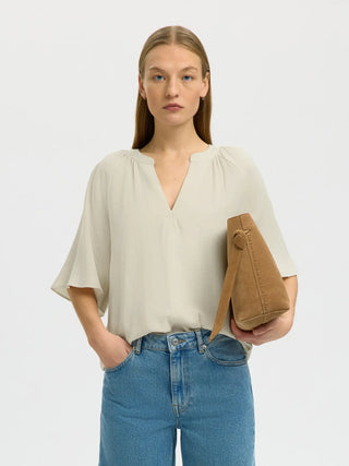 VIVA V-NECK LINEN BLEND TOP